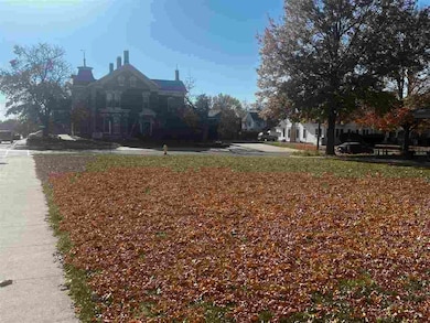 302 E Main St, Washington, IA 52353 - photo 5