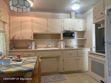 1727 Briarwood Dr, Flint, MI 48507 - photo 6