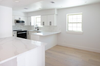 10018 Wickersham Ln, Houston, TX 77042 - photo 7