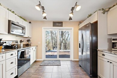 15-21 Delcliff Ln_ Lewiston_ME_04240-02