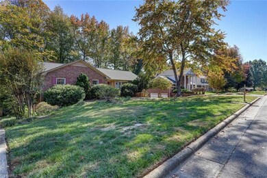 1712 Chesapeake Dr, Greensboro, NC 27410 - photo 3