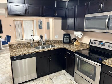 1017 Washington Cir unit 1017B, Homestead, FL 33034 - photo 2