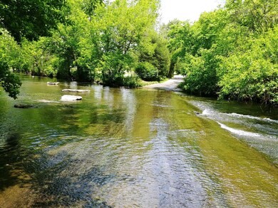 817 Grows Mill Rd, Wilmore, KY 40390 - photo 4