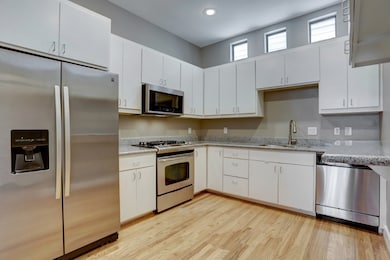 7650 Springhill St unit 304, Houston, TX 77021 - photo 2