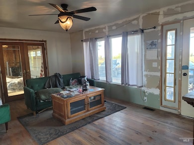 221 Juniper St, Buhl, ID 83316 - photo 6