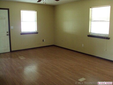 316 N Whitaker St, Pryor, OK 74361 - photo 7