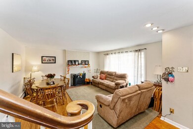 257 E Summit St, Souderton, PA 18964 - photo 4