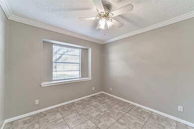 8906 Landwood Dr, Houston, TX 77040 - photo 5