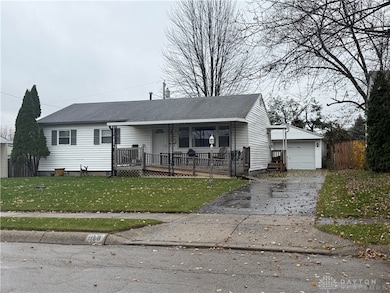 160 Locust Dr, Fairborn, OH 45324 - photo 4