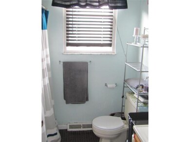 Full Bath. Apt A