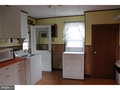 334 Mountain Ave, Tamaqua, PA 18252 - photo 6