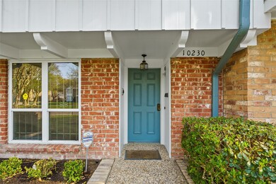 10230 Briar Forest Dr unit 22, Houston, TX 77042 - photo 2