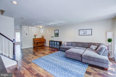 37 Cabot Way unit 26, Franklin Park, NJ 08823 - photo 2