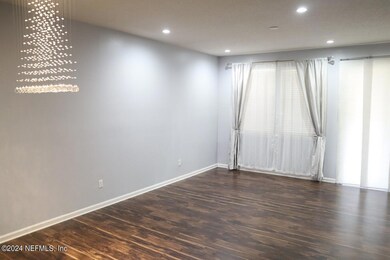 8860 Grassy Bluff Dr, Jacksonville, FL 32216 - photo 7