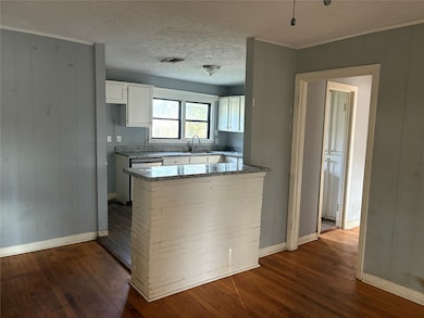 5225 Longmeadow St, Houston, TX 77033 - photo 5