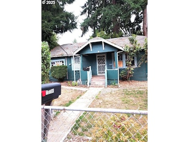 10206 N Tyler Ave, Portland, OR 97203 - photo 2