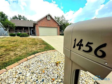 1456 Plum Creek Dr, Findlay, OH 45840 - photo 2