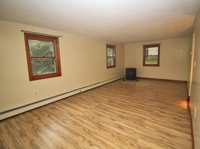 31 Iowa St, Worcester, MA 01602 - photo 5