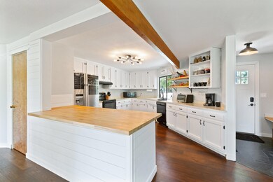 864 Peco Rd, Grants Pass, OR 97526 - photo 5