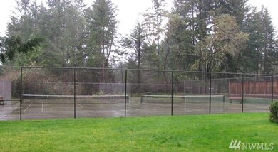 8905 47th St W, Tacoma, WA 98466 - photo 4