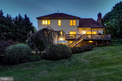 10802 Piney Pond Dr, Great Falls, VA 22066 - photo 2