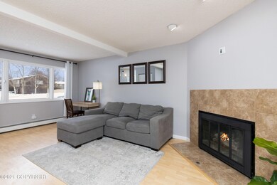 Living Room-20210324-8254