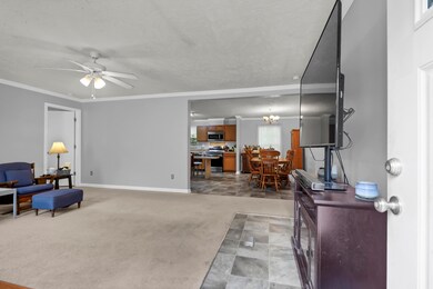 320 E Poplar