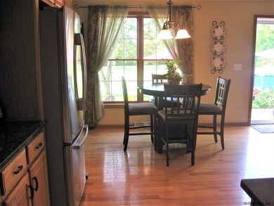 Photo 4