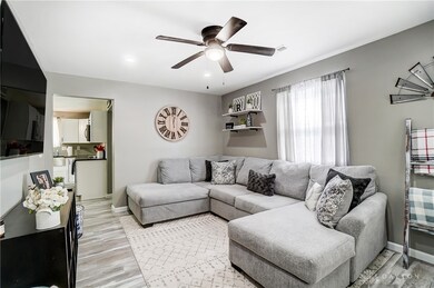 215 Lazenby St, Blanchester, OH 45107 - photo 2