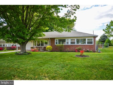 207 Woodlawn Rd, Norristown, PA 19401 - photo 2