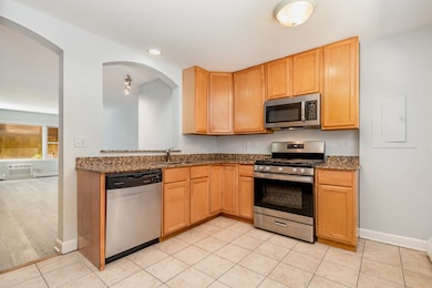 1238 W Pratt Blvd unit 1A, Chicago, IL 60626 - photo 3