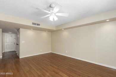 2208 entry-living room