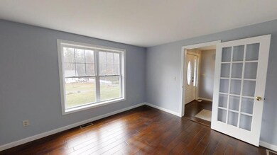 33 Craig Dr, MerriMacK, NH 03054 - photo 4