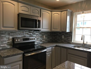 1009 Juniper St, Quakertown, PA 18951 - photo 5