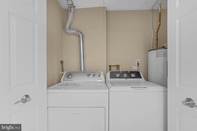 2216 Wimbledon Cir, Silver Spring, MD 20906 - photo 7