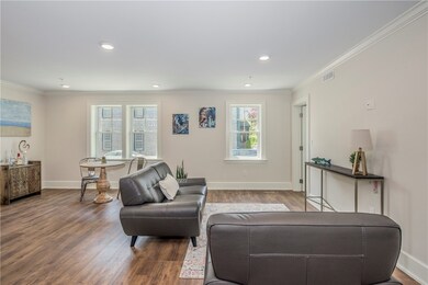 Living Room_Dining Area
