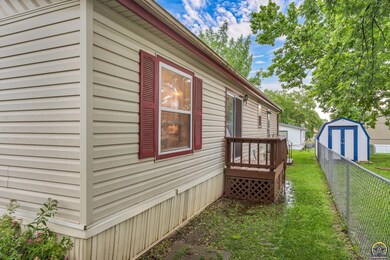 208 SE 48th St, Topeka, KS 66609 - photo 6