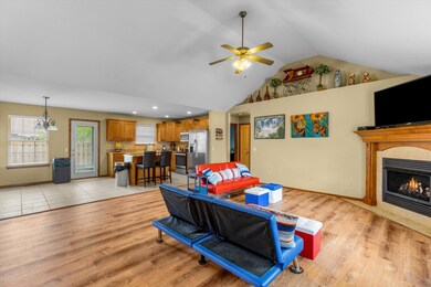 881 W Pembrook Ave, Nixa, MO 65714 - photo 4