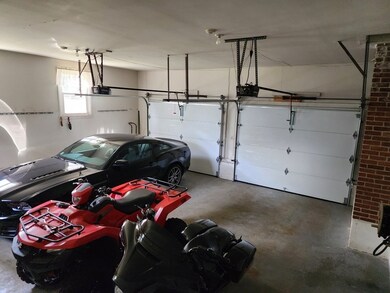 414 Theresa St, Fitchburg, MA 01420 - photo 6