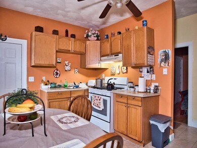 539 Warren St, Fall River, MA 02721 - photo 4