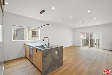 4525 W 17th St unit 1/2, Los Angeles, CA 90019 - photo 6