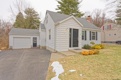 9 Rita Ln, Albany, NY 12211 - photo 4