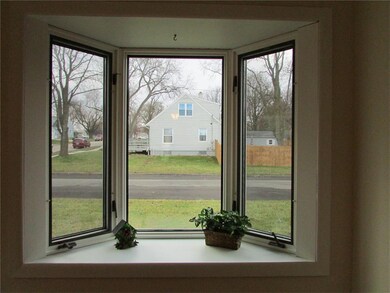 124 21st St SW, Cedar Rapids, IA 52404 - photo 3