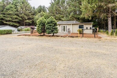 1719 SW Fleet Ave, Lincoln City, OR 97367 - photo 3