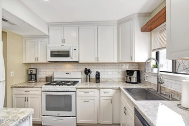 18-Kitchen