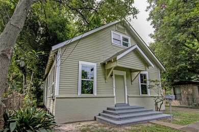 3220 Melbourne St, Houston, TX 77026 - photo 2