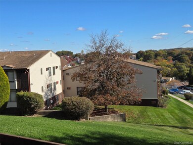 174 Country Club Ln, Pomona, NY 10970 - photo 2