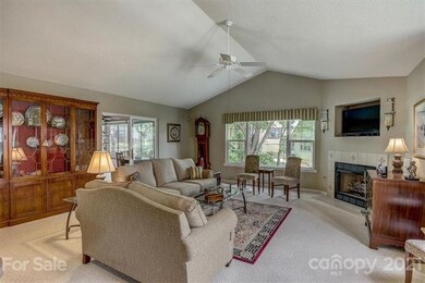 15 Gray Wolf Ln, Hendersonville, NC 28792 - photo 3