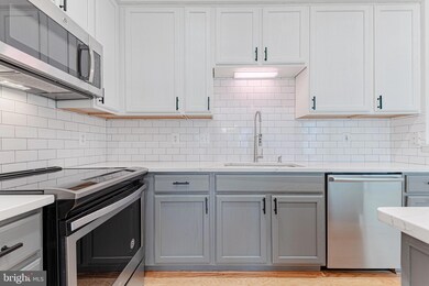 13510 Avonmore Dr, Herndon, VA 20171 - photo 4