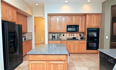 Large Kitchen (2)